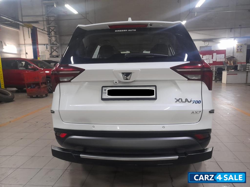 Mahindra XUV700 AX7