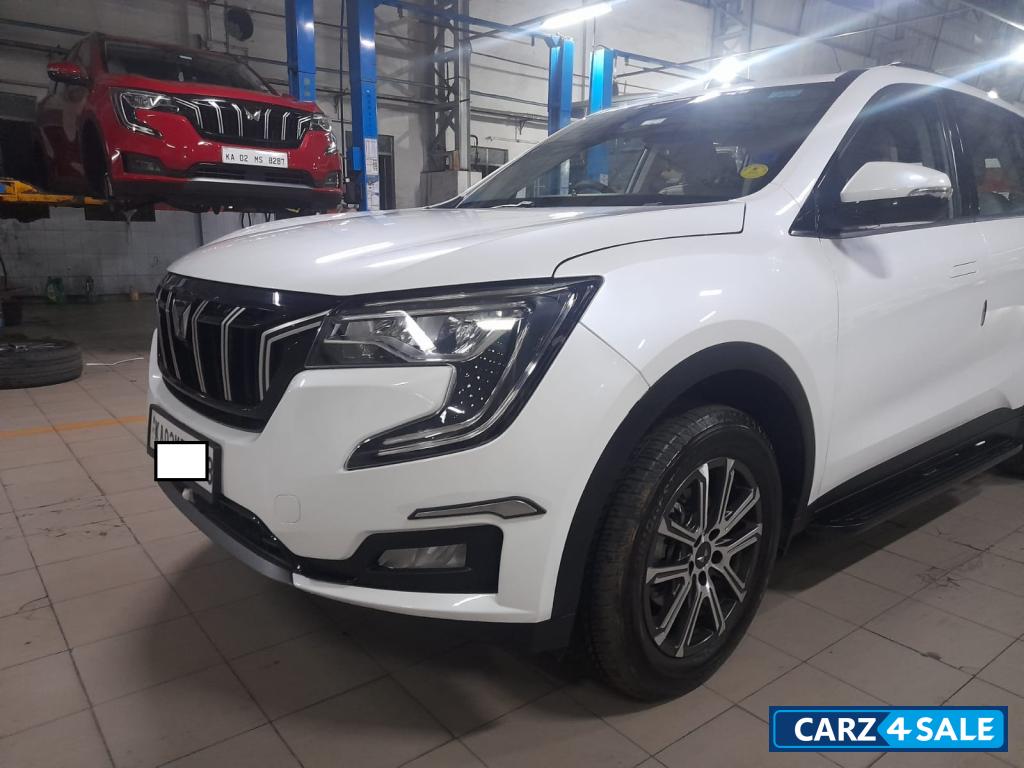 Mahindra XUV700 AX7
