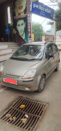 Golden Chevrolet Spark LS1.0