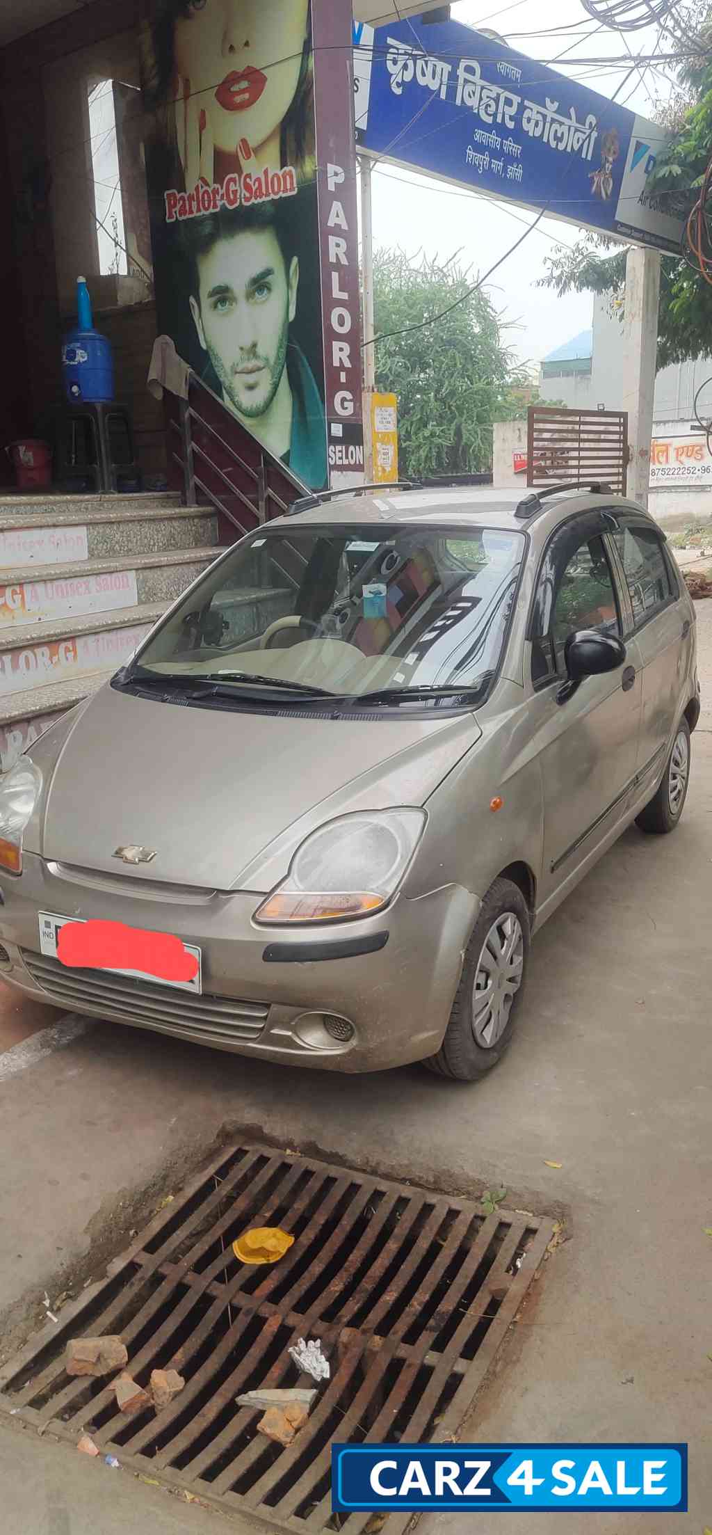 Golden Chevrolet Spark LS1.0