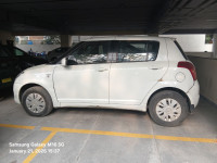 White Maruti Suzuki Swift V
