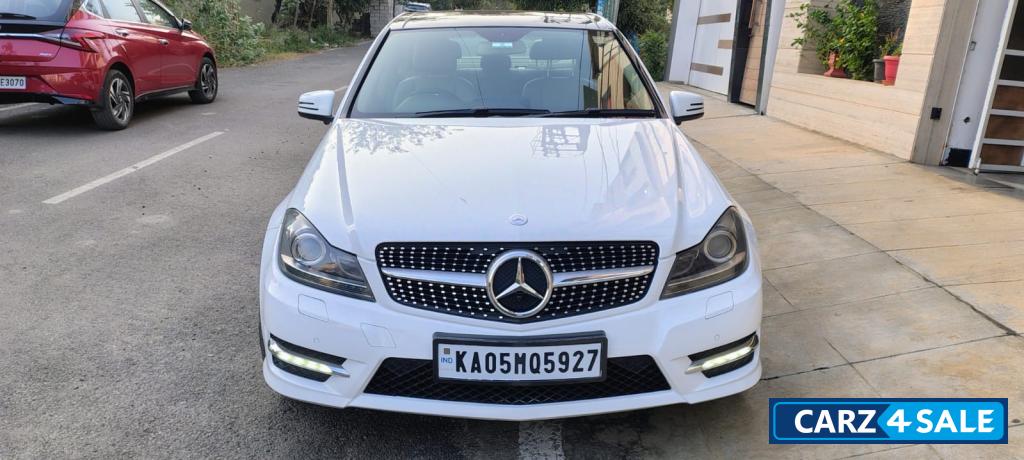 White Mercedes-Benz C-Class C 220d avantgrade