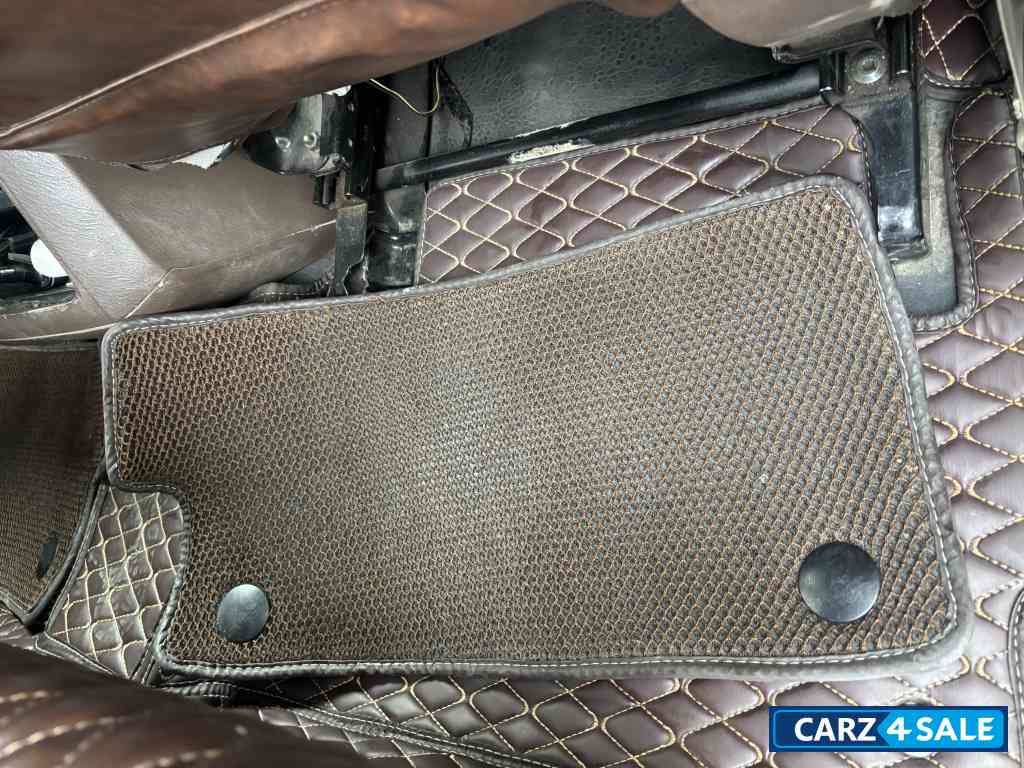 Royal Blue Mahindra Scorpio S10