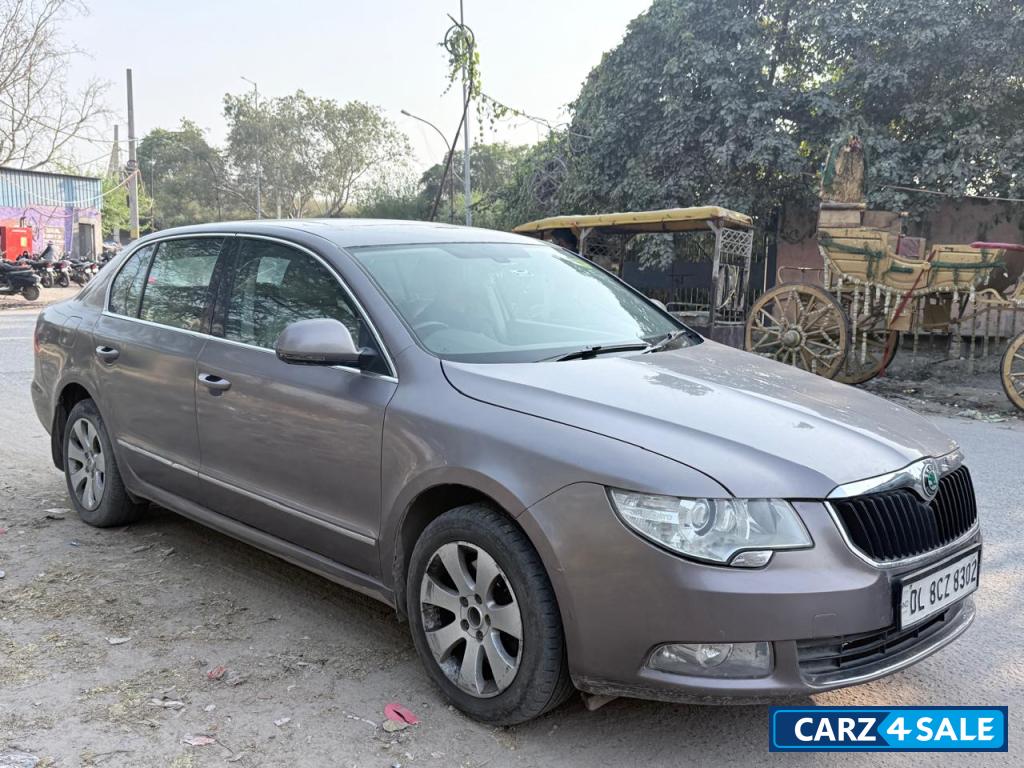 Skoda Superb Superb Elegance AT 1.8 TSI