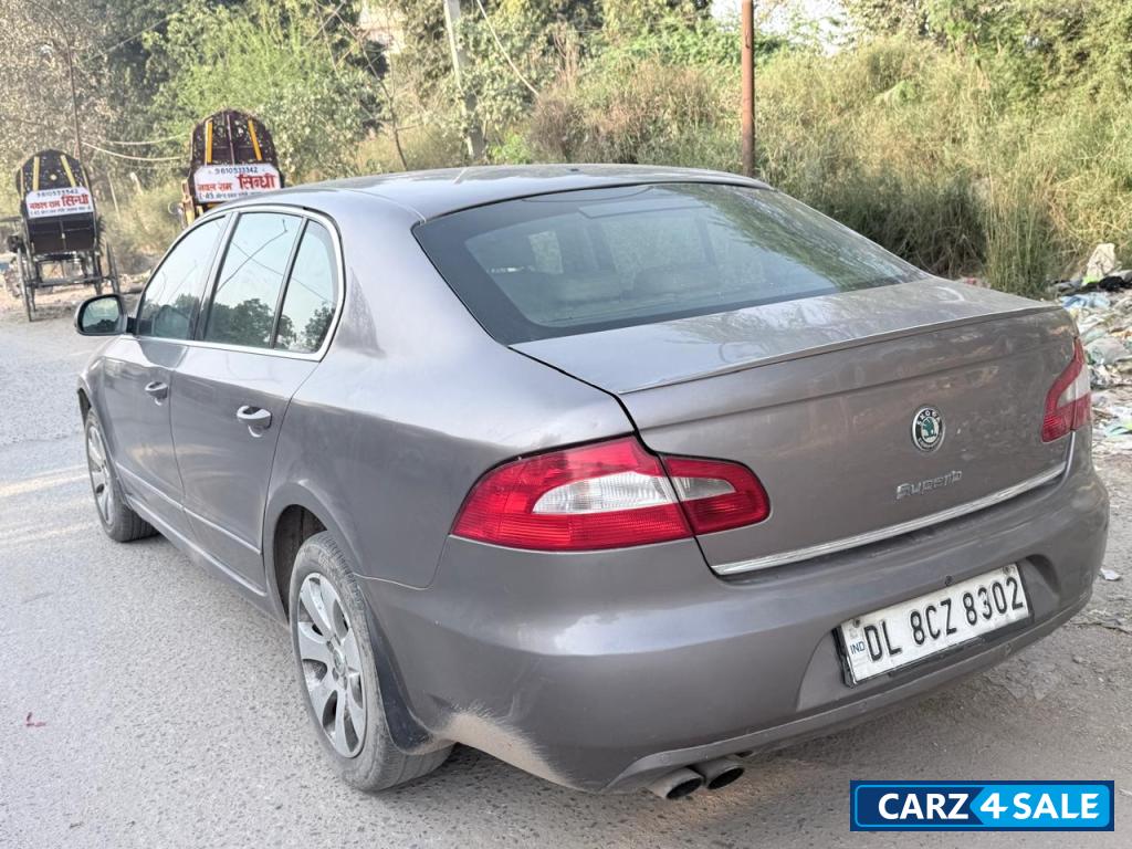 Skoda Superb Superb Elegance AT 1.8 TSI