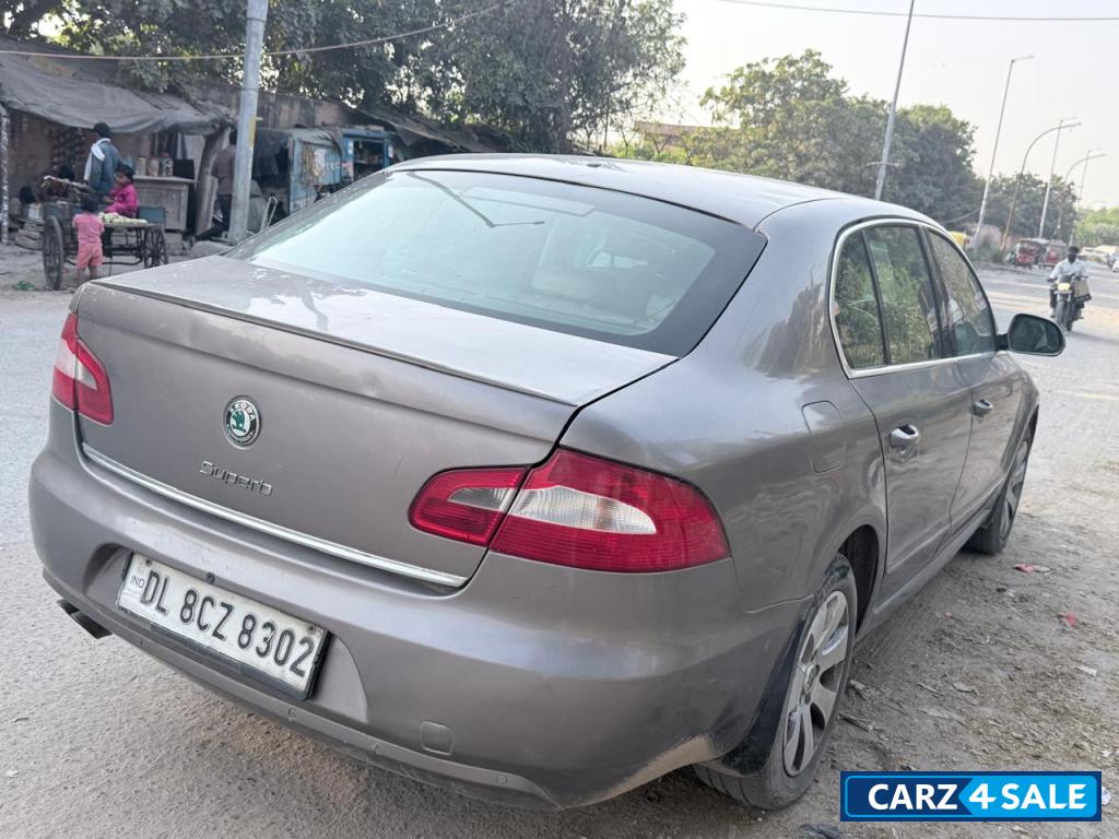 Skoda Superb Superb Elegance AT 1.8 TSI