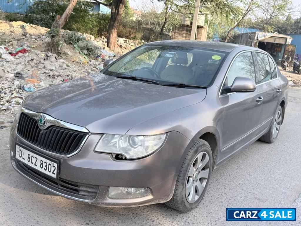 Skoda Superb Superb Elegance AT 1.8 TSI