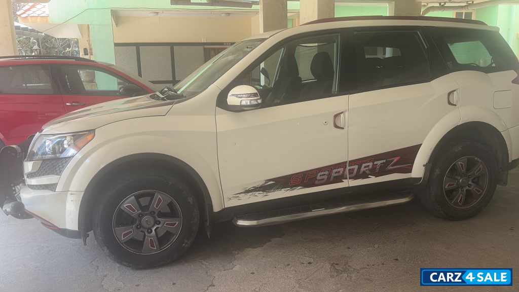 Mahindra XUV 500 Sportz