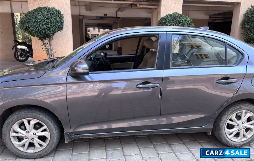 Honda Amaze 1.2 V CVT (Auto)