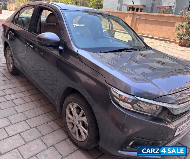 Honda Amaze 1.2 V CVT (Auto) Honda Amaze 1.2 V CVT (Auto)