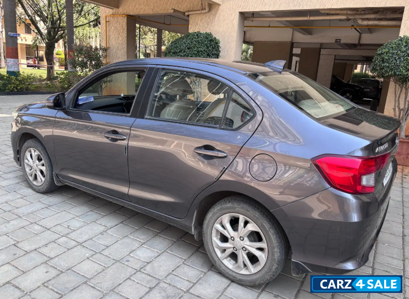 Honda Amaze 1.2 V CVT (Auto) Honda Amaze 1.2 V CVT (Auto)