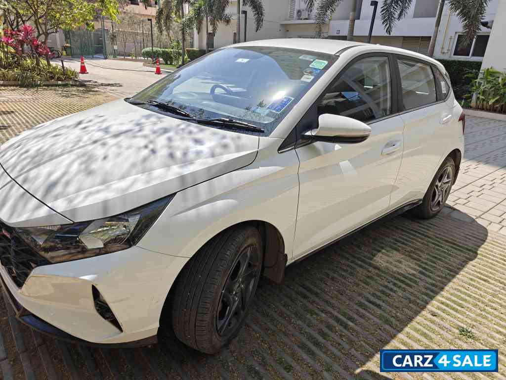 Polar White Hyundai i20 1.0 TURBO SPORTZ DCT