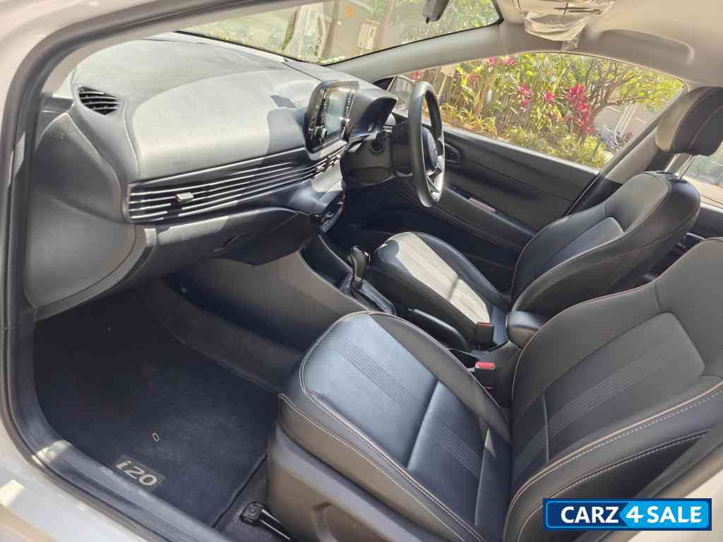 Polar White Hyundai i20 1.0 TURBO SPORTZ DCT