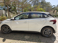 Polar White Hyundai i20 1.0 TURBO SPORTZ DCT