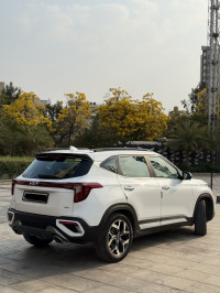 Glacier White Kia Seltos GTX PLUS 1.5 TURBO 7 DCT