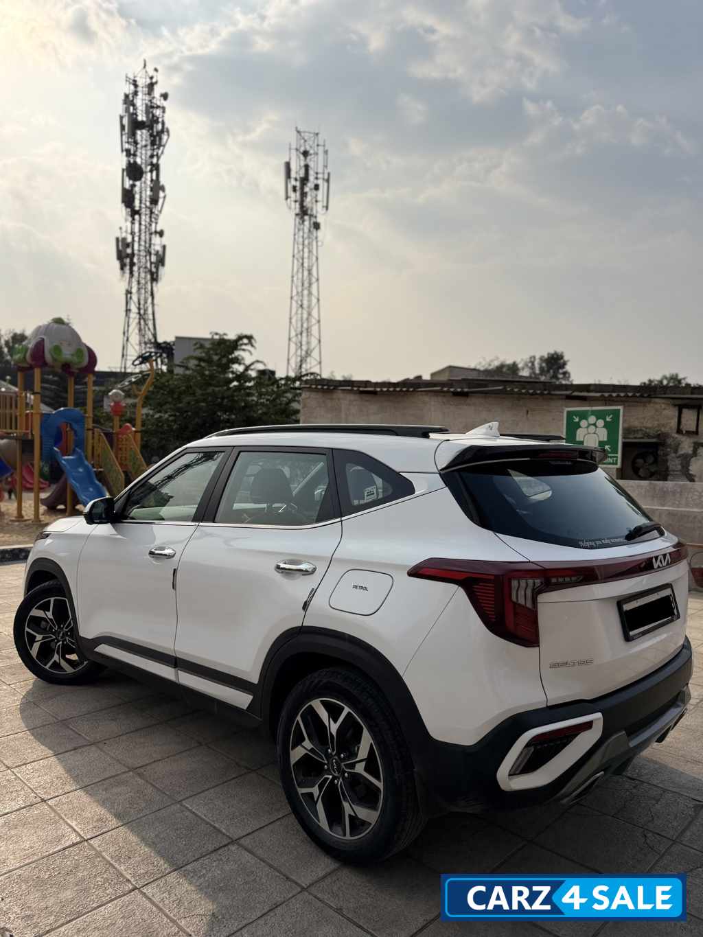 Glacier White Kia Seltos GTX PLUS 1.5 TURBO 7 DCT