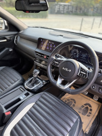 Glacier White Kia Seltos GTX PLUS 1.5 TURBO 7 DCT