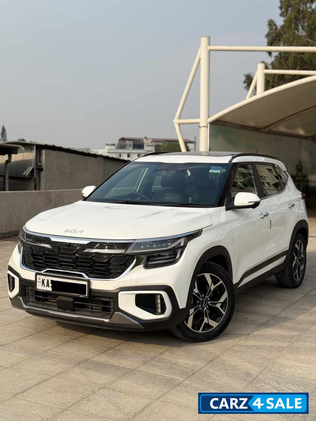 Glacier White Kia Seltos GTX PLUS 1.5 TURBO 7 DCT