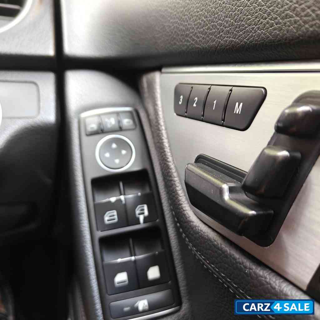 Silver Mercedes-Benz C-Class 200 BE avantgarde