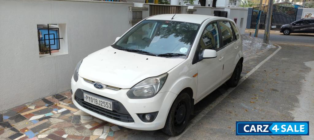 White Ford Figo Diesel Titanium