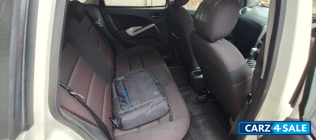 White Ford Figo Diesel Titanium