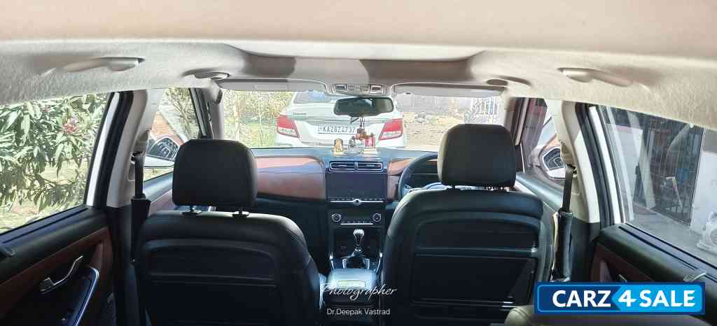 Hyundai Alcazar 1.5 MT Platinum