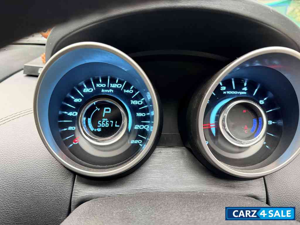 Mystic Copper Mahindra XUV 500 W11 AT (O)