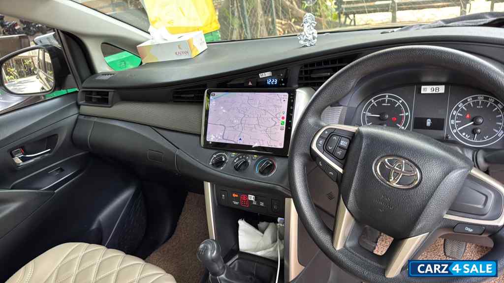 Toyota Innova Crysta gx mt