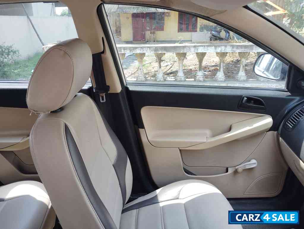 White Tata Indica Vista LS TDI