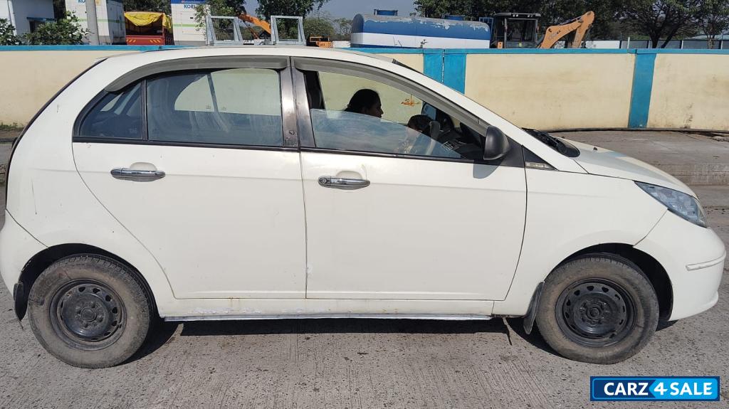 White Tata Indica Vista LS TDI White Tata Indica Vista LS TDI