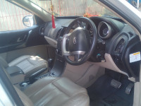 Silver Mahindra  XUV 500 R FWD W10