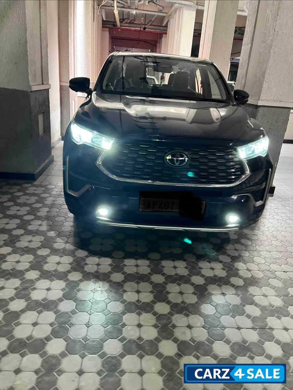 Blackish Ageha Gf Toyota Innova Hycross ZXO