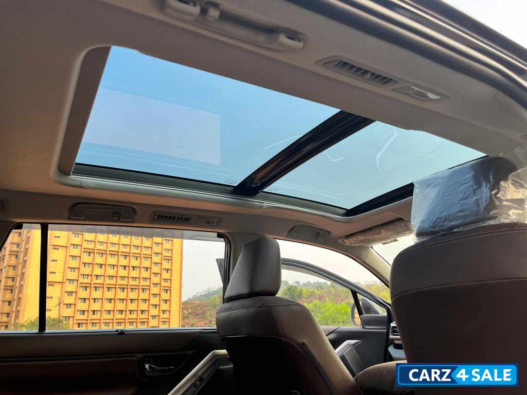 Blackish Ageha Gf Toyota Innova Hycross ZXO