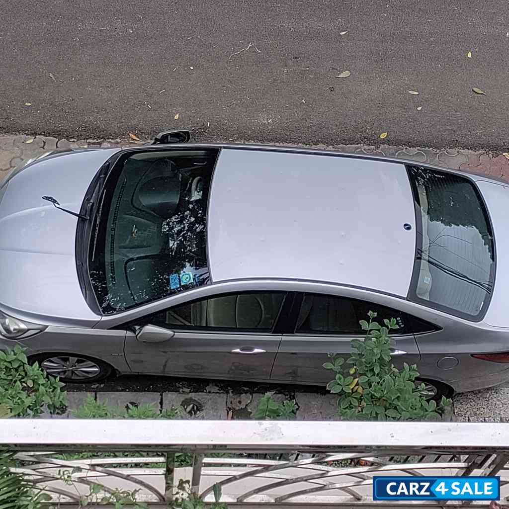 Silver Hyundai Verna 1.6 sx(optional)