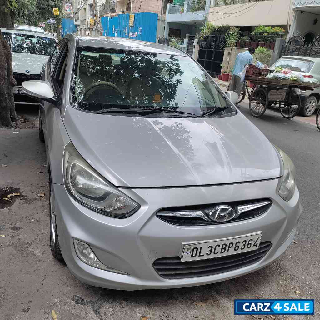 Silver Hyundai Verna 1.6 sx(optional)