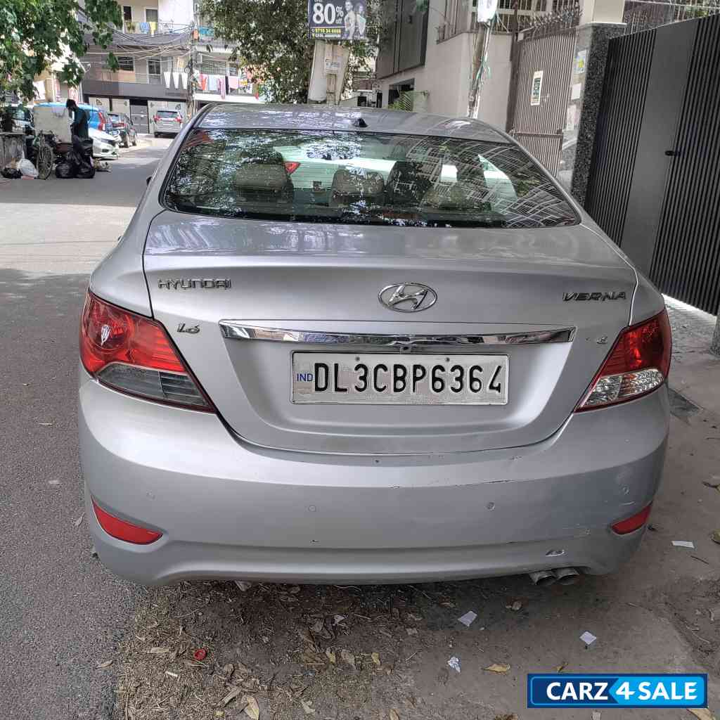 Silver Hyundai Verna 1.6 sx(optional)