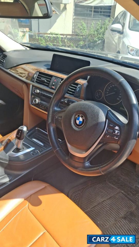 Black BMW 3-Series 320d Luxury