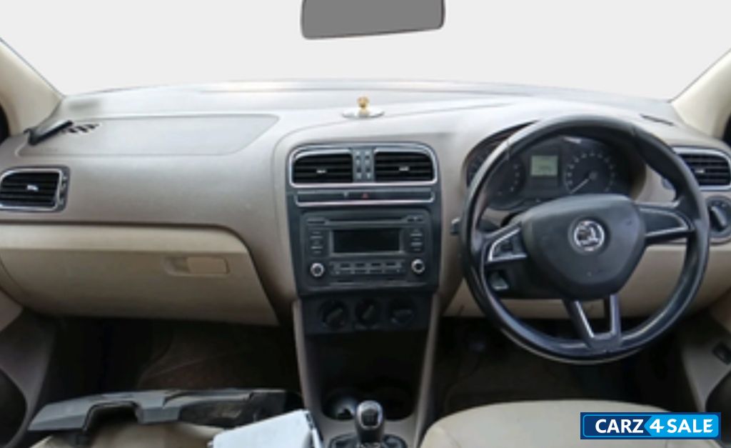 C Beige Skoda Rapid AMB plus 1.6 TDICRMT
