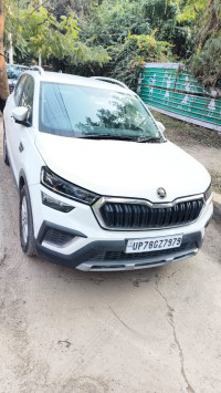White Skoda Kushaq Ambition 1.0 MT