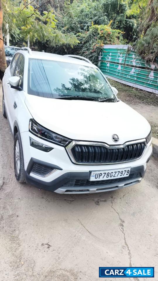 White Skoda Kushaq Ambition 1.0 MT