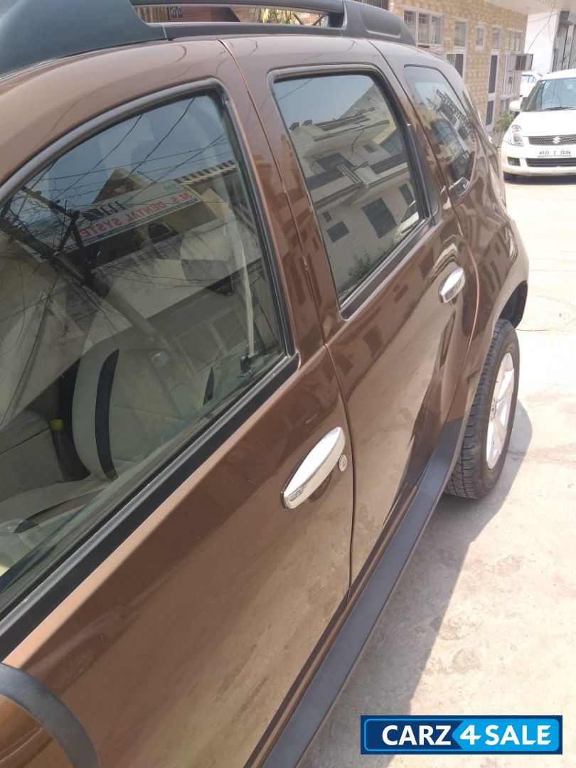 Mw Brown Renault Duster Diesal 85 RxL Mw Brown Renault Duster Diesal 85 RxL