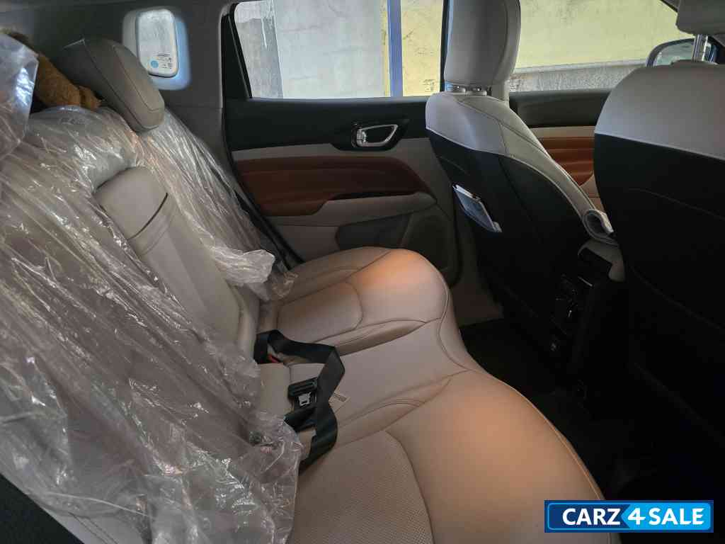 Jeep Compass Top end model