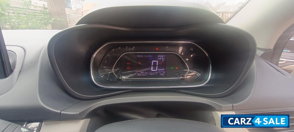 White And Grey Tata Nexon XZ+HS White And Grey Tata Nexon XZ+HS