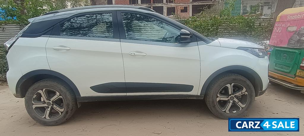 White And Grey Tata Nexon XZ+HS White And Grey Tata Nexon XZ+HS