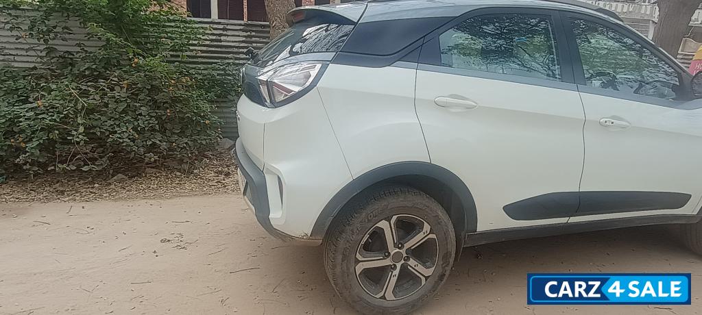 White And Grey Tata Nexon XZ+HS White And Grey Tata Nexon XZ+HS