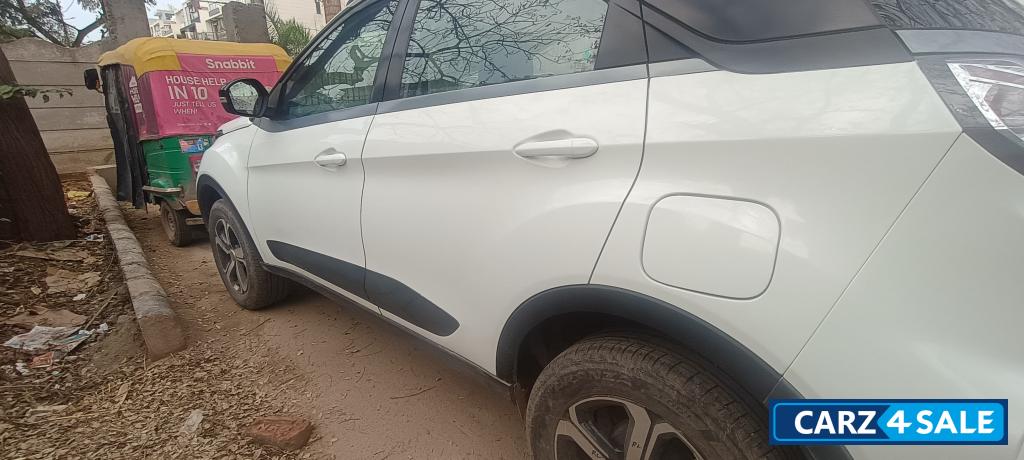 White And Grey Tata Nexon XZ+HS White And Grey Tata Nexon XZ+HS