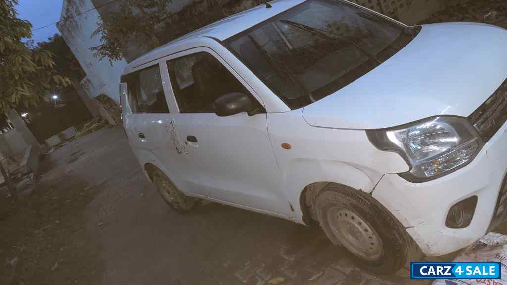 White Maruti Suzuki Wagon R Lxi