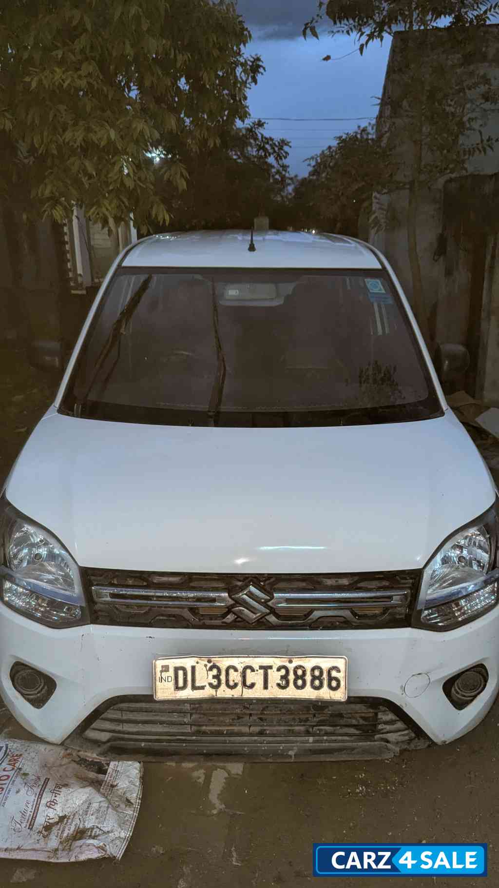 White Maruti Suzuki Wagon R Lxi