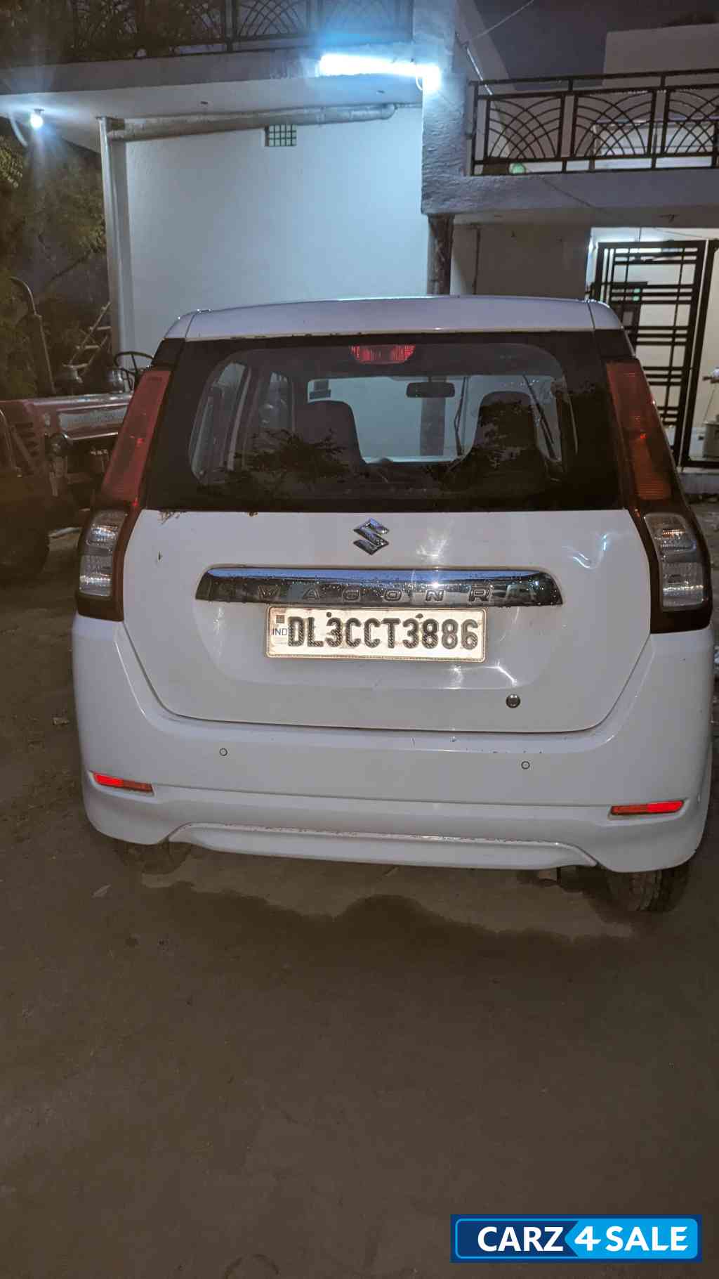 White Maruti Suzuki Wagon R Lxi