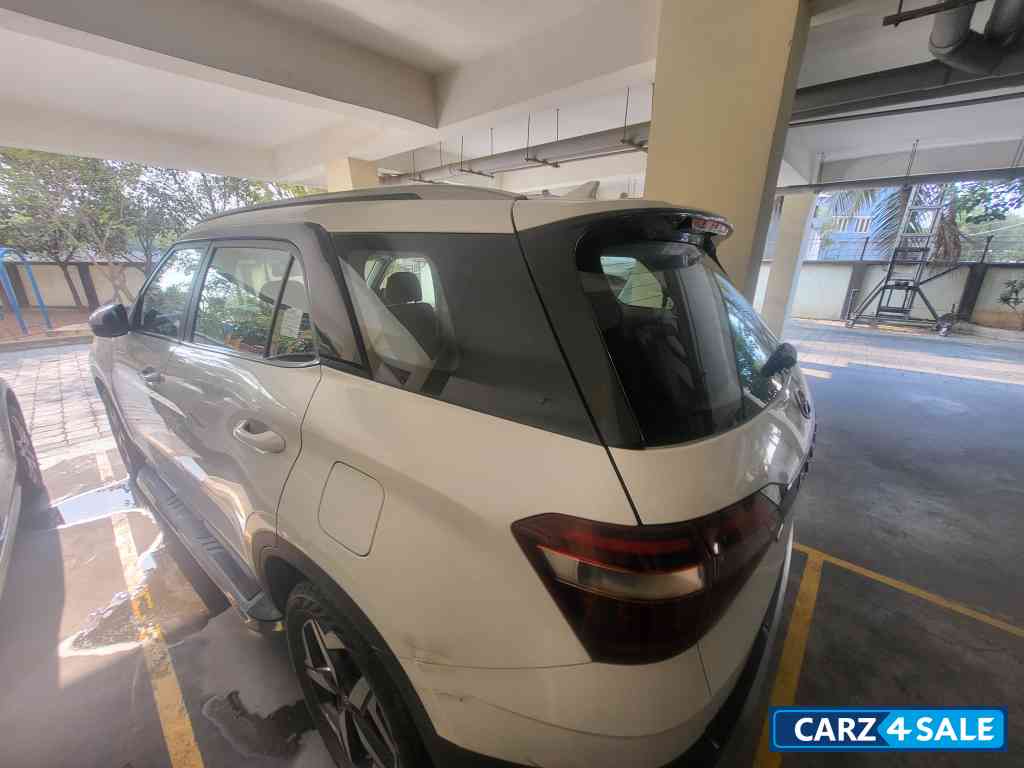 White Hyundai Alcazar Prestige 1.5(O) Automatic 7 Seater